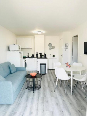 Appartement T2 4 personnes RDC 50m plage et corniche